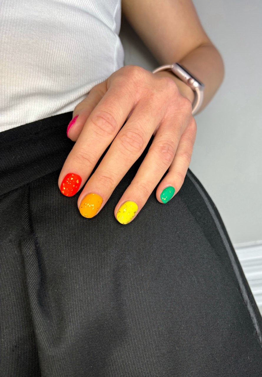 gel-polish-multicolor