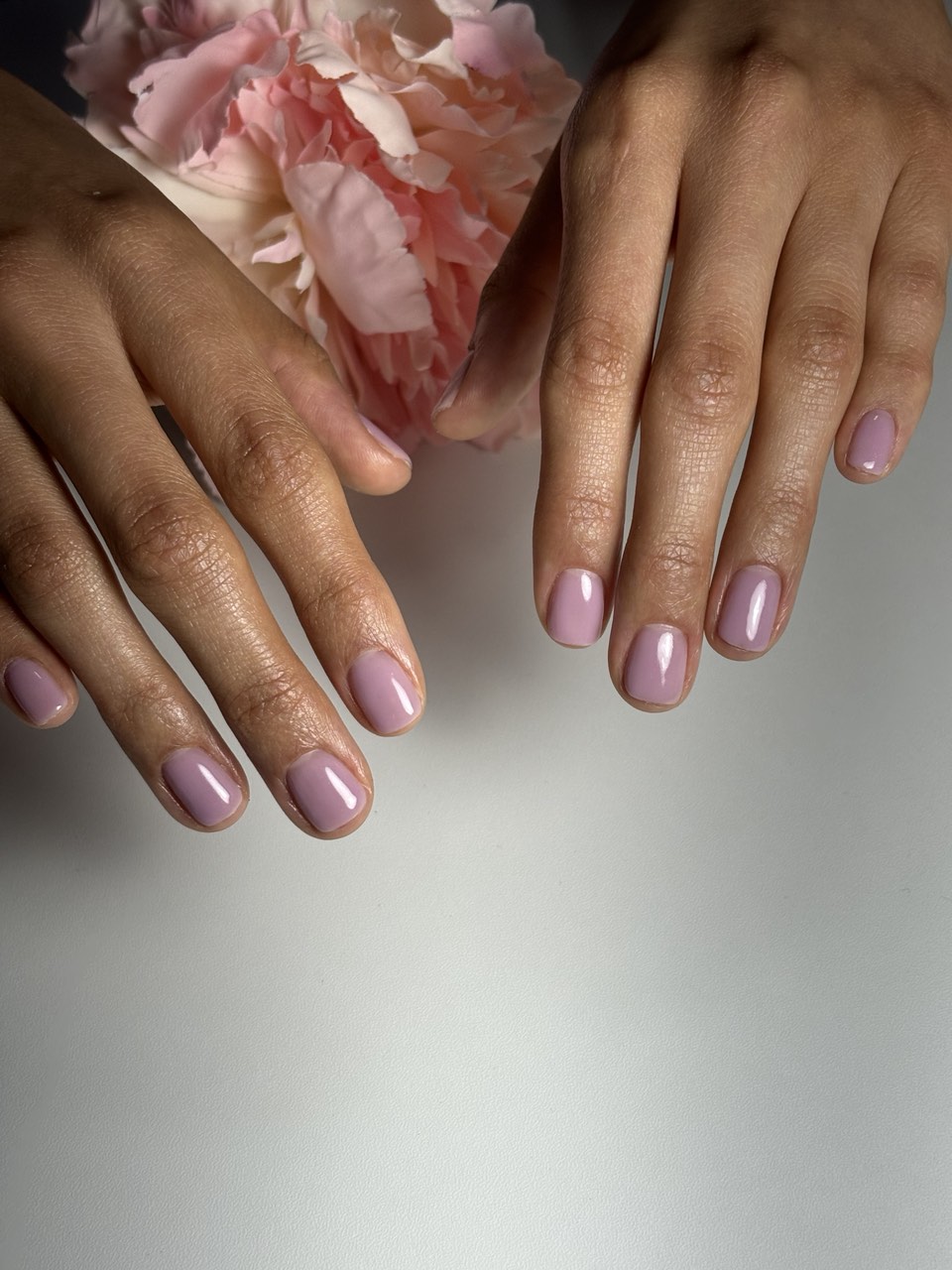 Pink European-style manicure design example